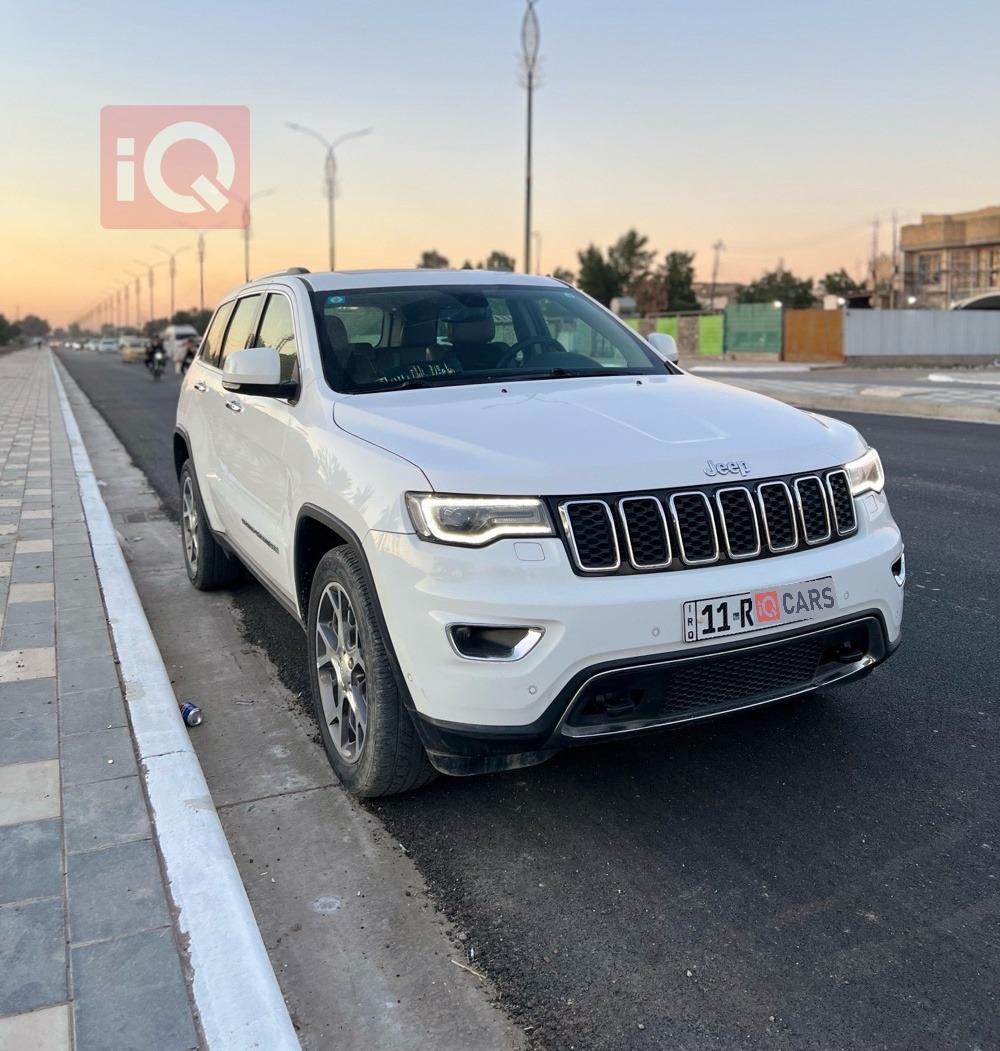 جیپ گراند شیرۆکی